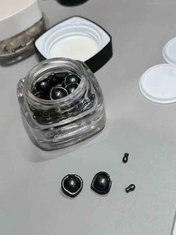 VC Dual Rejuvenation Capsule Essence Oil + Retinol Skin Shaping  Capsule Essence OIl - Image 16