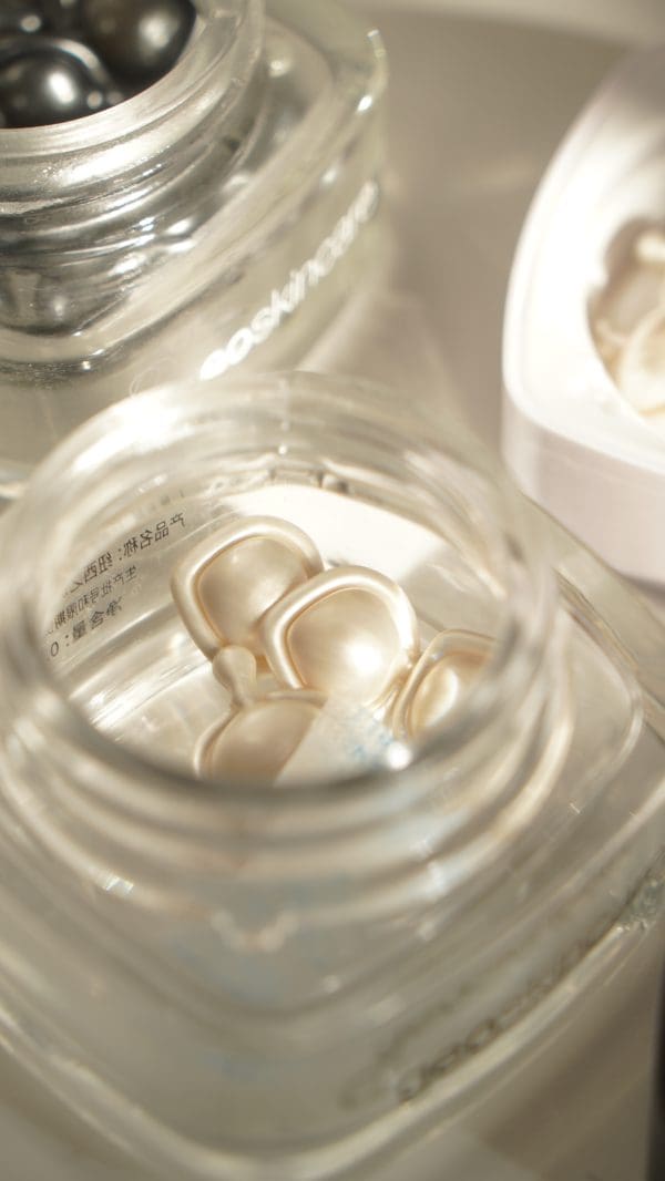 VC Dual Rejuvenation Capsule Essence Oil + Retinol Skin Shaping  Capsule Essence OIl - Image 7